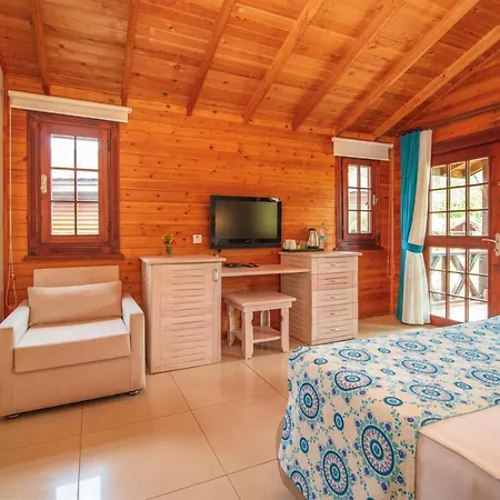 Hotel The Bay Club 5*
