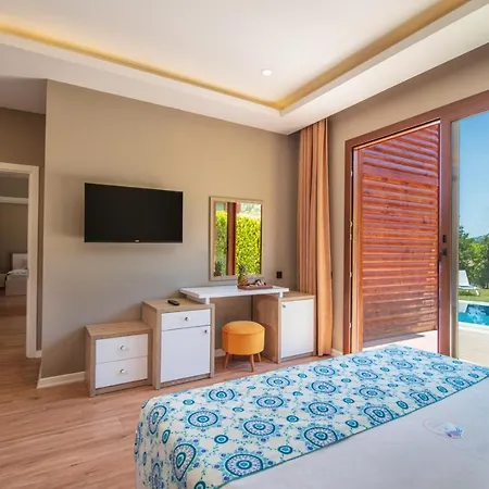 The Bay Club Hotel 5*