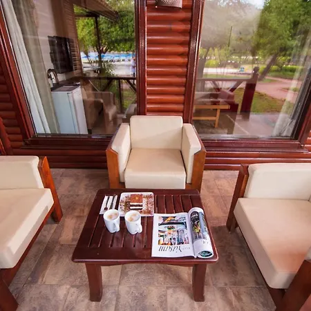 فندق The Bay Club